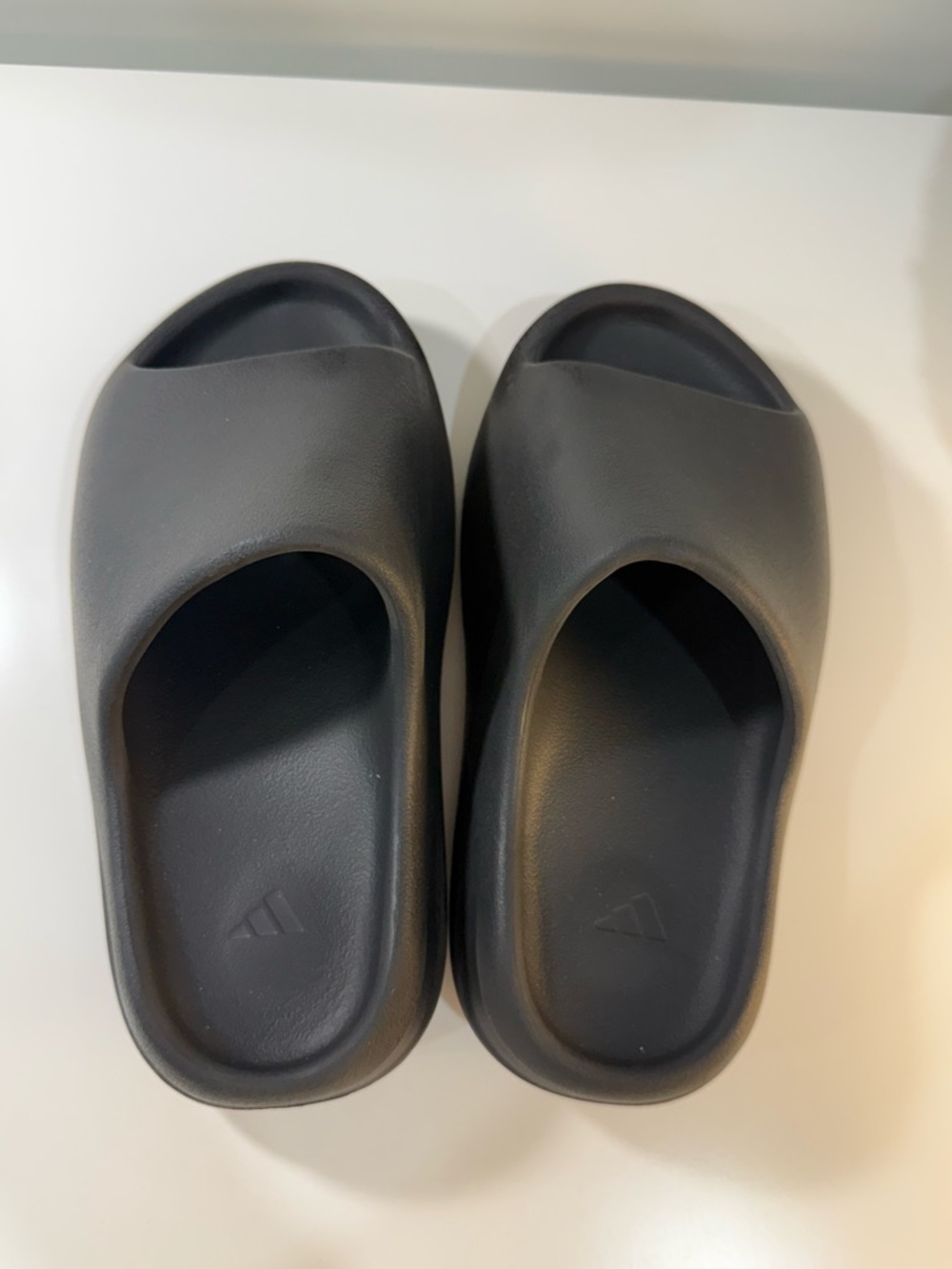 Adidas Yeezy Slide Onyx Women’s Size 5 US - Picture 4 of 16